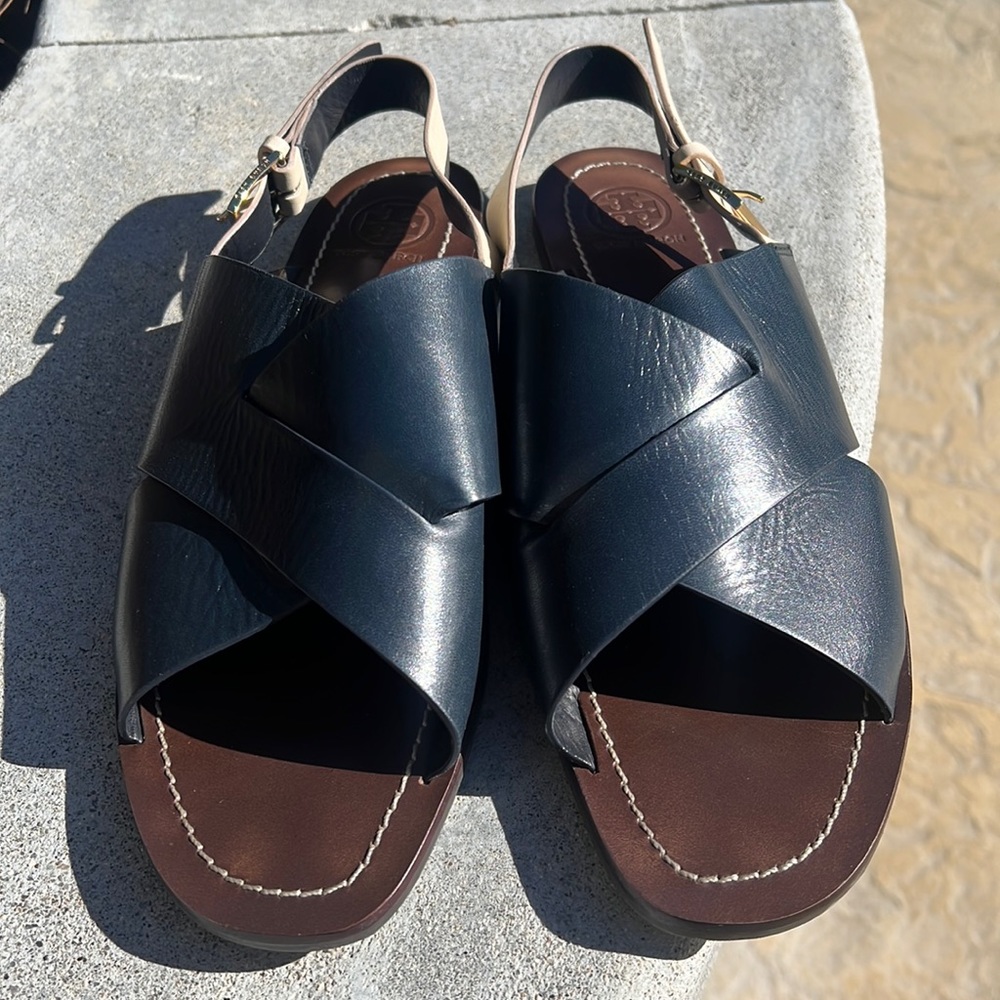 Tory Burch deep Navy and cream all leather sandals SZ 8.5 LIKE NEW